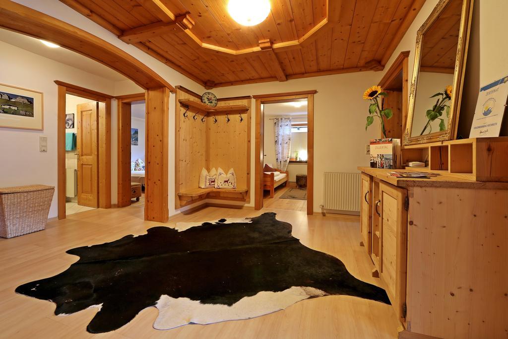 Alpen Appartements Hochmuth Mayrhofen Habitación foto